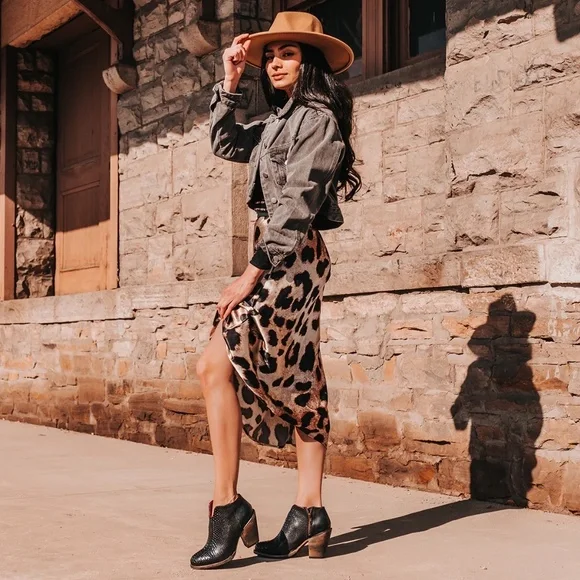 🚫SOLD! |•FREEBIRD🦅BY STEVEN•| GORGEOUS DETROIT Black Snake Booties Size 10 - Picture 4 of 16